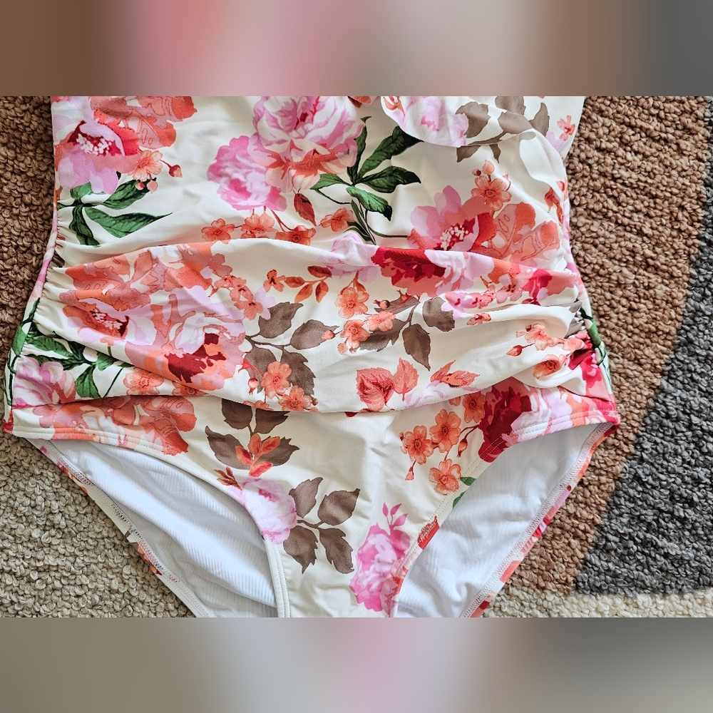 Cupshe Floral Swimsuit - Soft Bloom Halterneck One-Piece Tummy Control - Picture 3 of 5